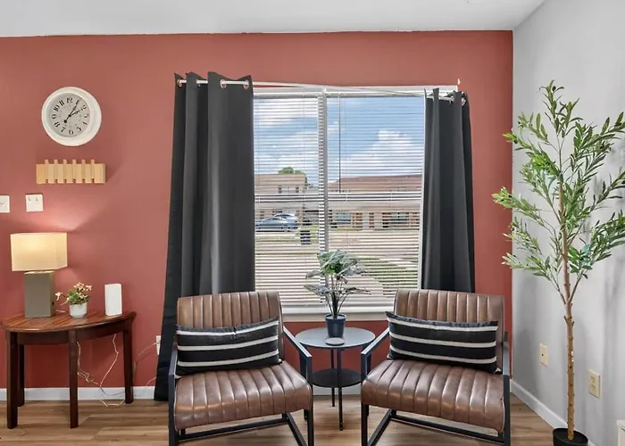 Holiday home Cozy Townhome With Private Backyard *